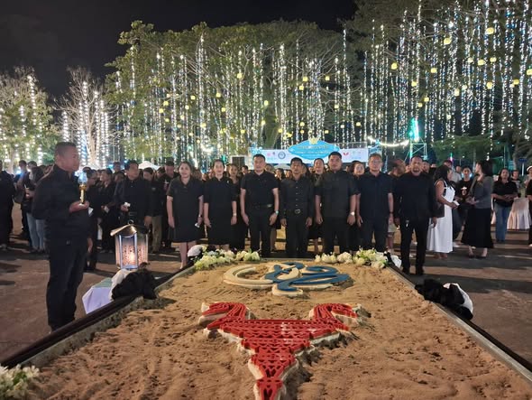 🔱ร่วมพิธีวางพานพุ่มและจุดเทียนถวายพระพรชัยมงคลแด่ สมเด็จพระนางเจ้าสิริกิติ์ พระบรมราชินีนาถ พระบรมราชชนนีพันปีหลวง